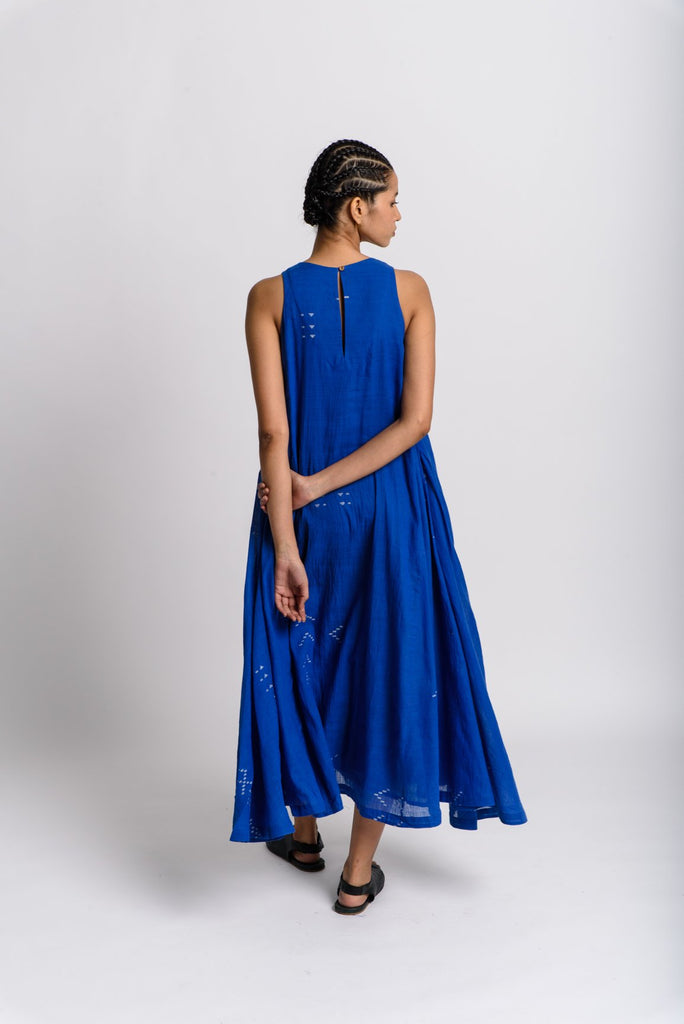 Pleats and Weaves Dress, ethical sustainable clothing brands, fashion brands that are sustainable, 100 organic cotton women's clothing, organic cotton clothes online shop, all cotton women's clothing, buy cotton clothes online, all cotton women's clothing, cotton clothing for women, minimalist clothing, modern minimalist clothing