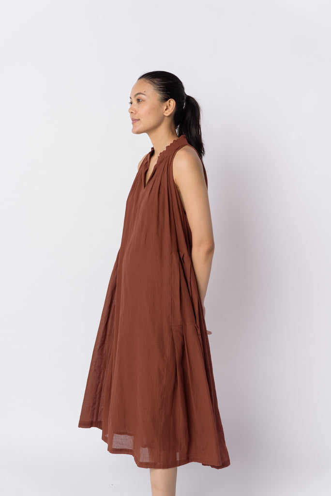 Toasted brown midi dress, sustainable shopping brands, sustainable women's clothing, 100 organic cotton clothing made in India, affordable organic cotton clothing, organic cotton clothing, organic women's clothing, organic cotton sweatpants women's, organic cotton sweatshirt women's, minimalist women's fashion brands, bare minimum clothing