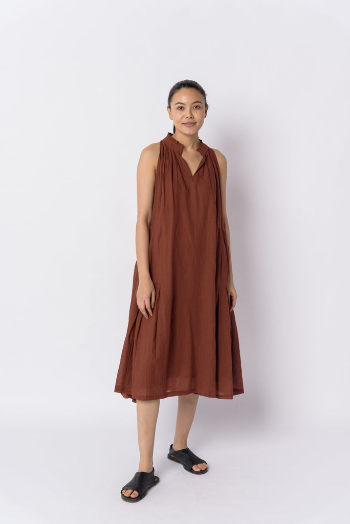 Toasted brown midi dress, sustainable shopping brands, sustainable women's clothing, 100 organic cotton clothing made in India, affordable organic cotton clothing, organic cotton clothing, organic women's clothing, organic cotton sweatpants women's, organic cotton sweatshirt women's, minimalist women's fashion brands, bare minimum clothing