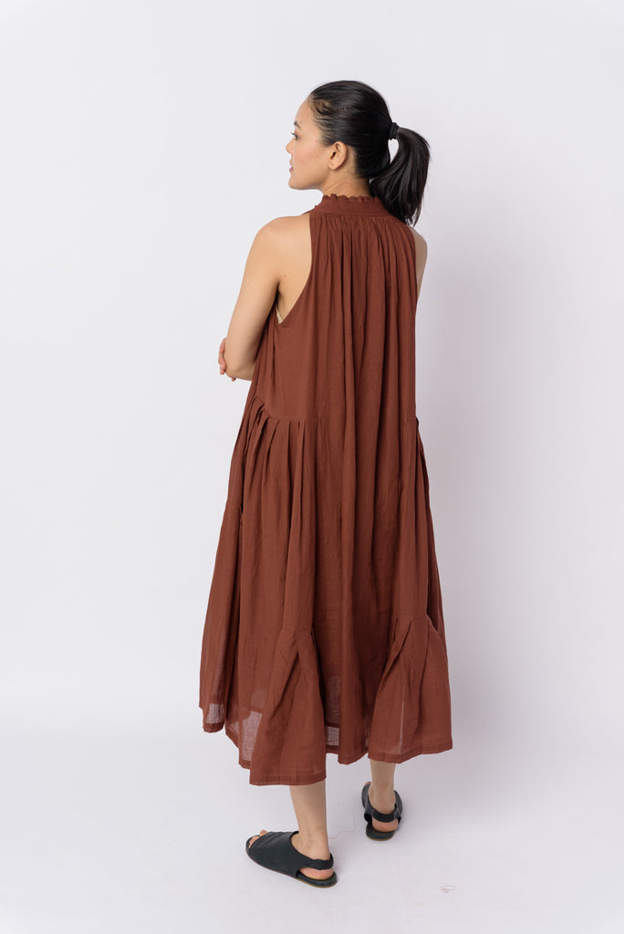 Toasted brown midi dress, sustainable shopping brands, sustainable women's clothing, 100 organic cotton clothing made in India, affordable organic cotton clothing, organic cotton clothing, organic women's clothing, organic cotton sweatpants women's, organic cotton sweatshirt women's, minimalist women's fashion brands, bare minimum clothing